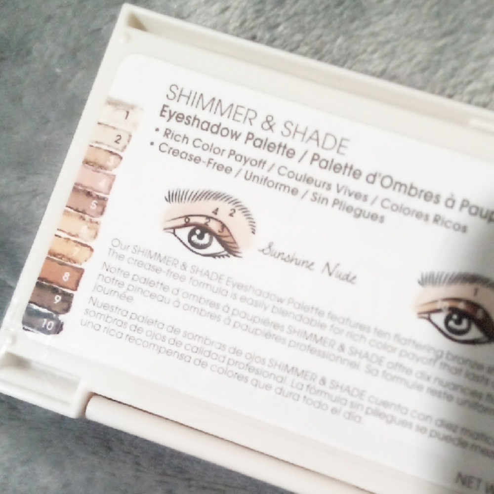 FLower NWT Gimme Gold Eyeshadow Palette - Gold and Brown Shades - Picture 5 of 5